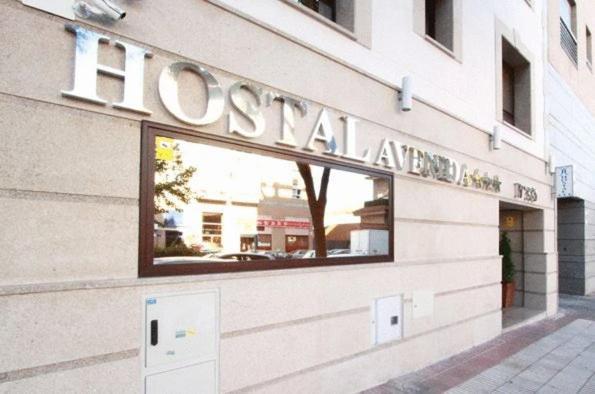 Hostal Avenida Barajas Madrid Luaran gambar
