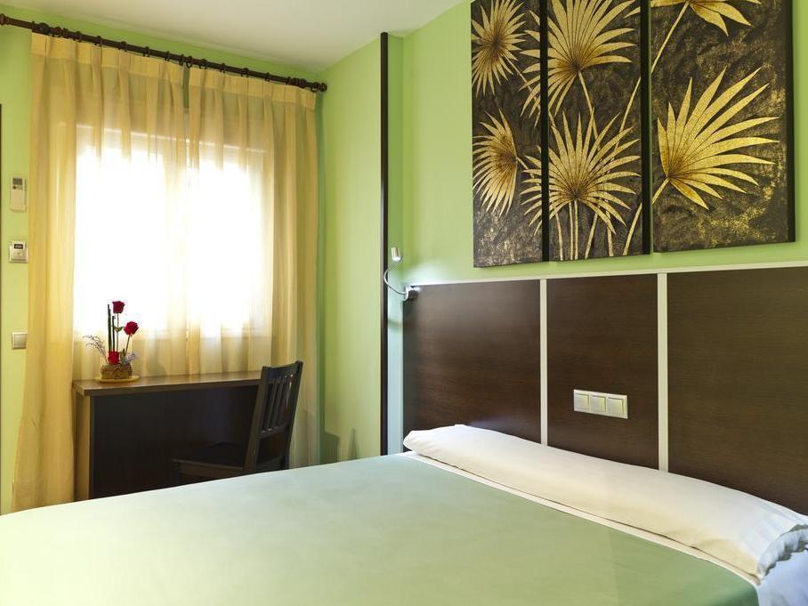 Hostal Avenida Barajas Madrid Luaran gambar