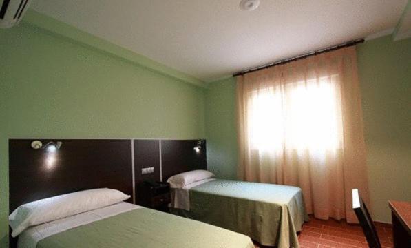 Hostal Avenida Barajas Madrid Bilik gambar