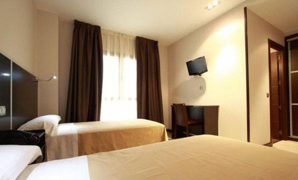 Hostal Avenida Barajas Madrid Bilik gambar