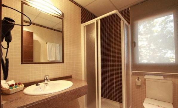Hostal Avenida Barajas Madrid Bilik gambar